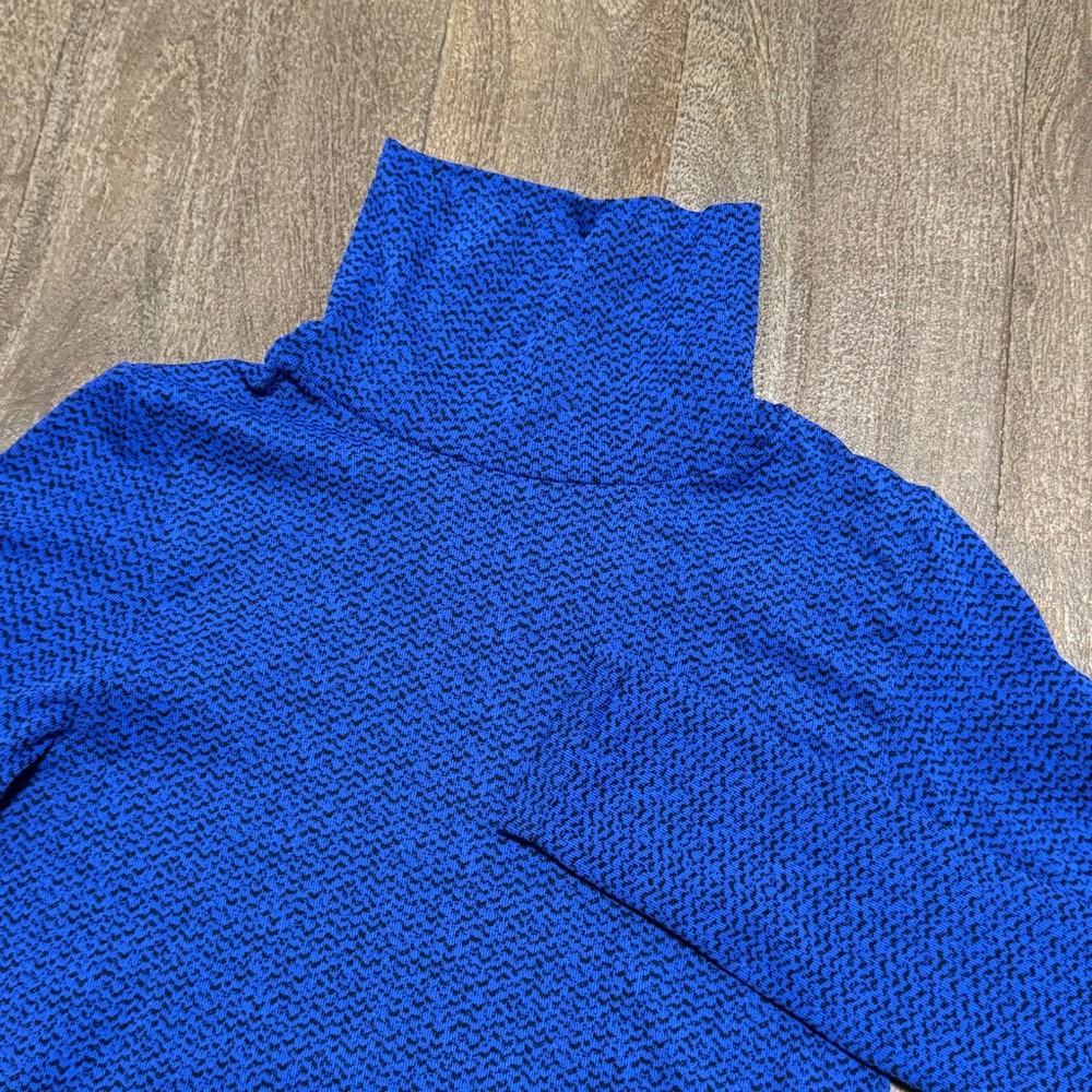 Athleta Women’s L-sleeve Flurry Peak Turtle Neck Top Blue Black Size Small